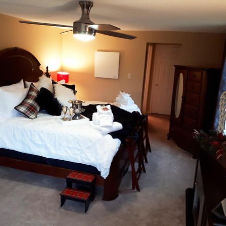 The Tartan House Bed & Breakfast Ajax Esterno foto
