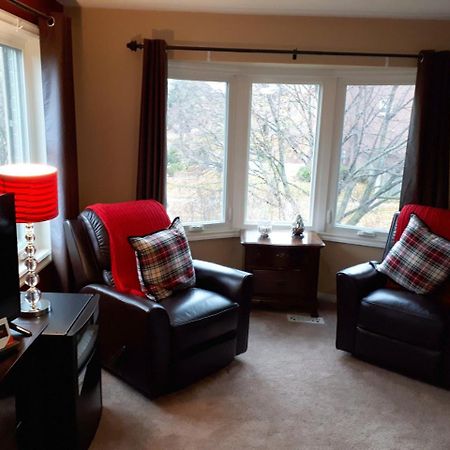 The Tartan House Bed & Breakfast Ajax Esterno foto