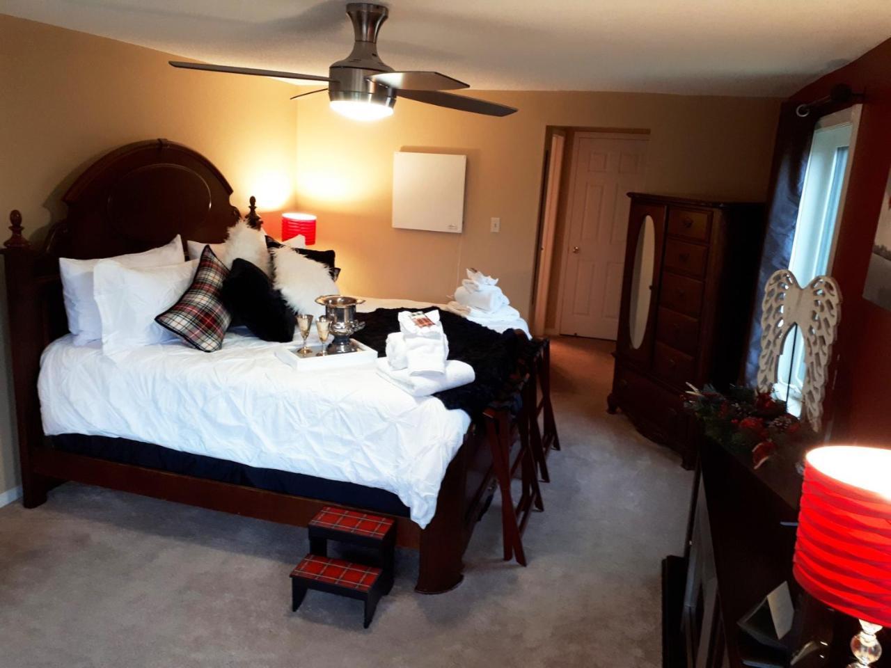 The Tartan House Bed & Breakfast Ajax Esterno foto