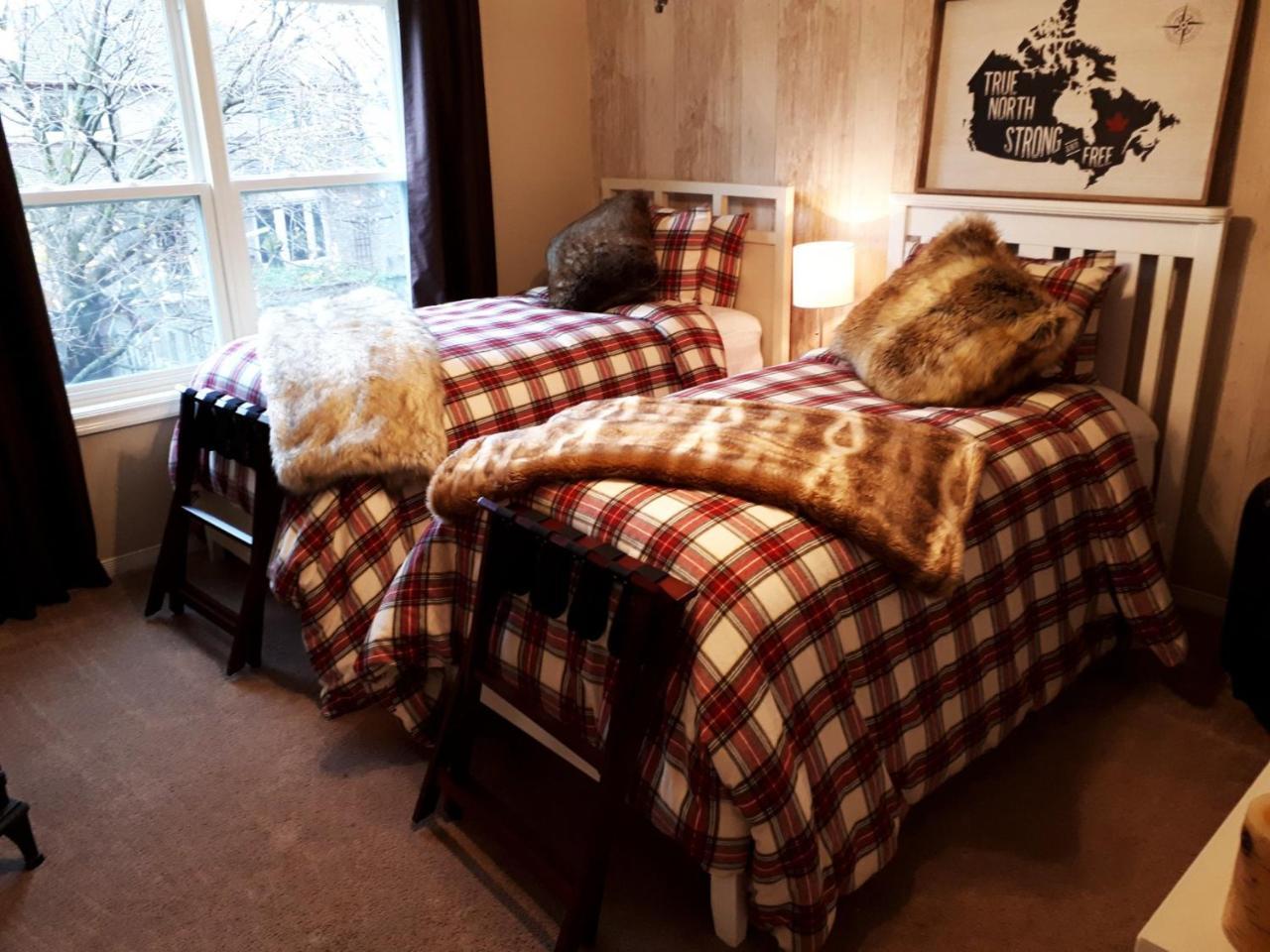 The Tartan House Bed & Breakfast Ajax Esterno foto