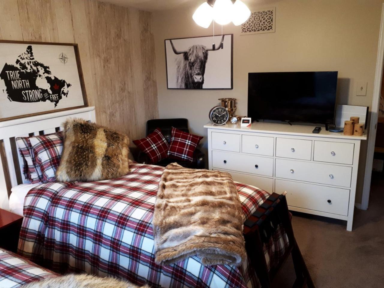 The Tartan House Bed & Breakfast Ajax Esterno foto