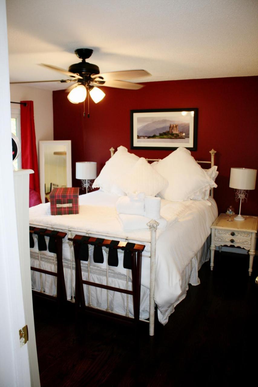 The Tartan House Bed & Breakfast Ajax Esterno foto